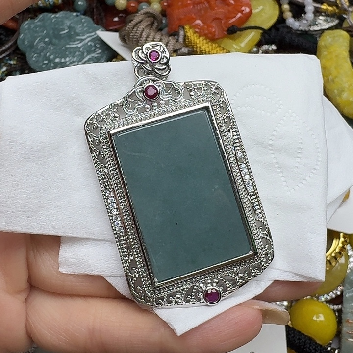 颈饰未镶嵌翡翠翡翠