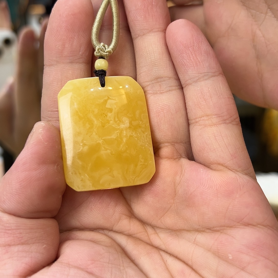 琥珀珠宝奇石未镶嵌