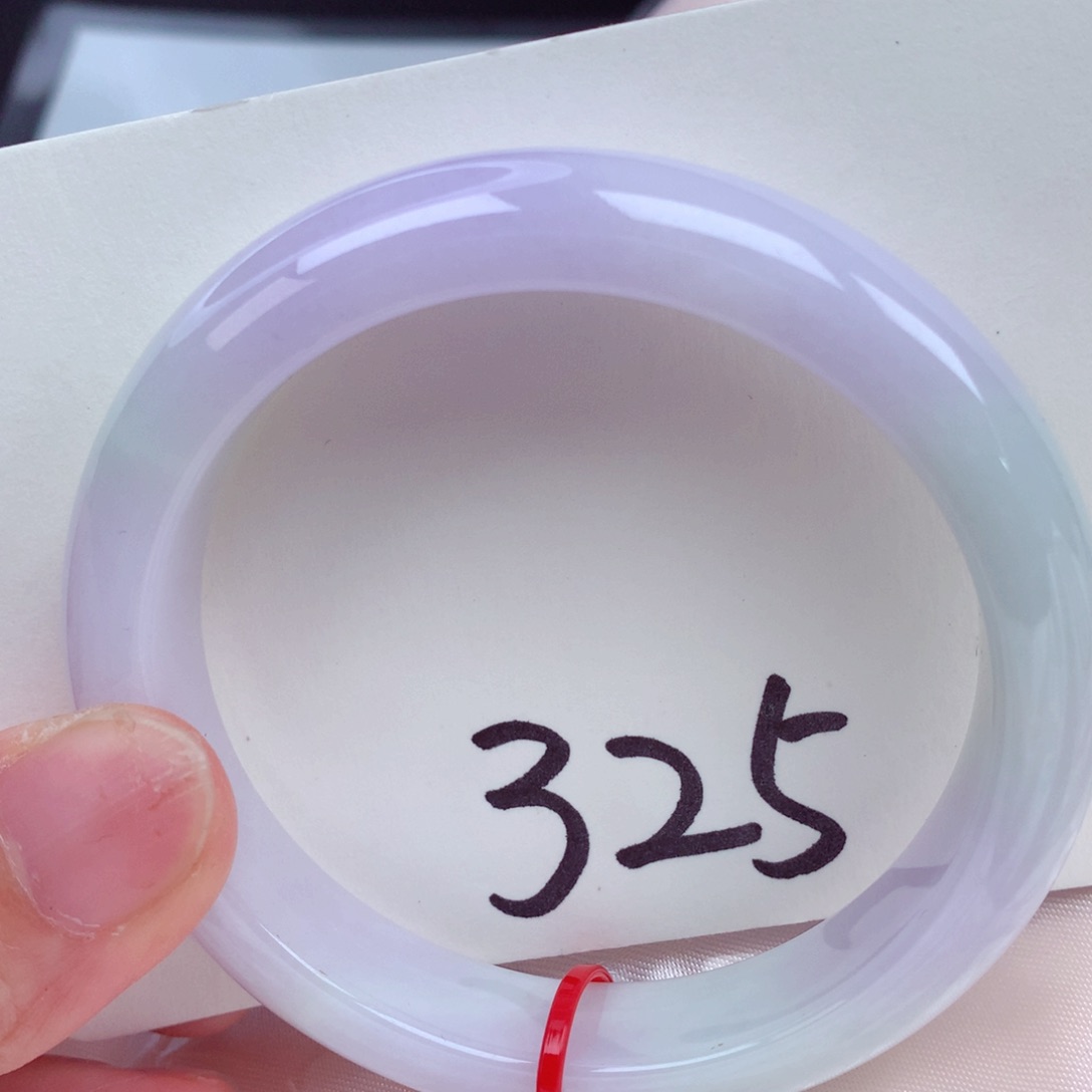 翡翠手镯未镶嵌翡翠