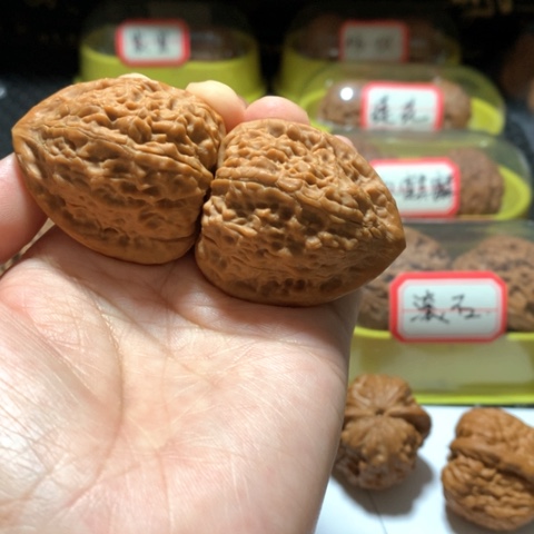 吊坠文玩核桃设****）一抹红