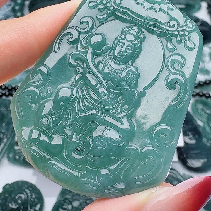 颈饰未镶嵌翡翠多样性发其一