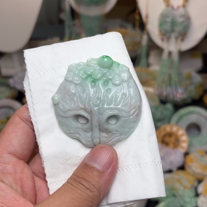 翡翠未镶嵌颈饰吊坠