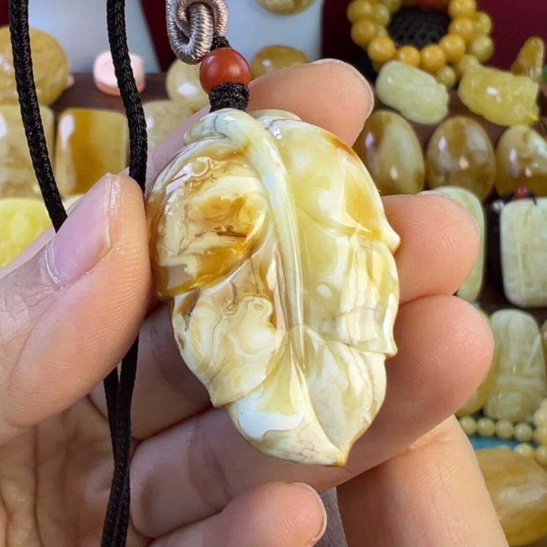 蜜蜡吊坠(赠链)未镶嵌