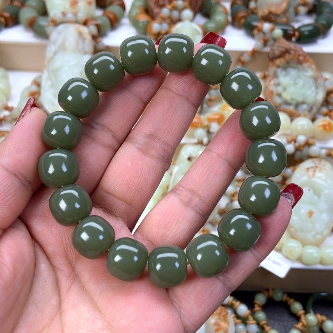 透闪石质玉手串未镶嵌