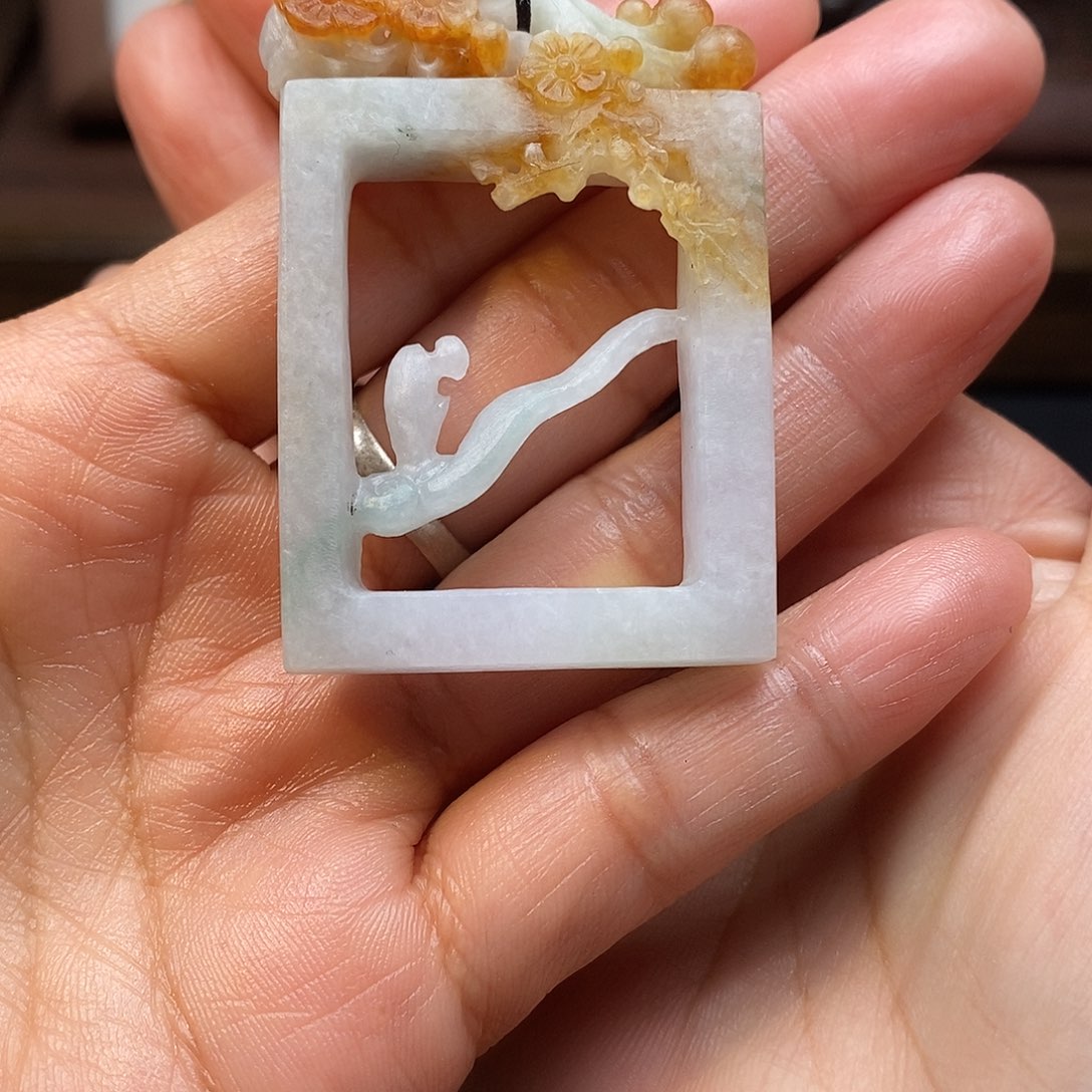 光***线定制翡翠未镶嵌毛货抛光