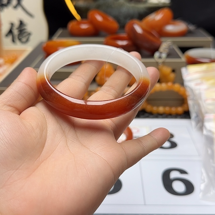 石英质玉（黄龙玉）未镶嵌手镯冷*