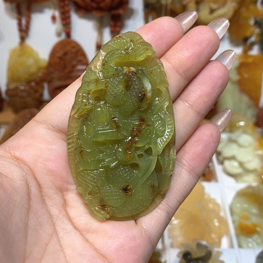 未镶嵌蛇纹石玉颈饰