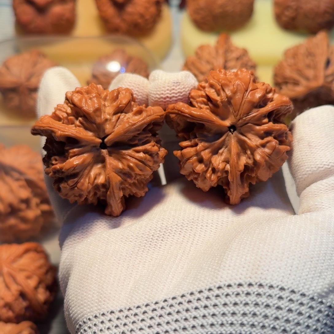 呆***默文玩核桃吊坠官帽全品46