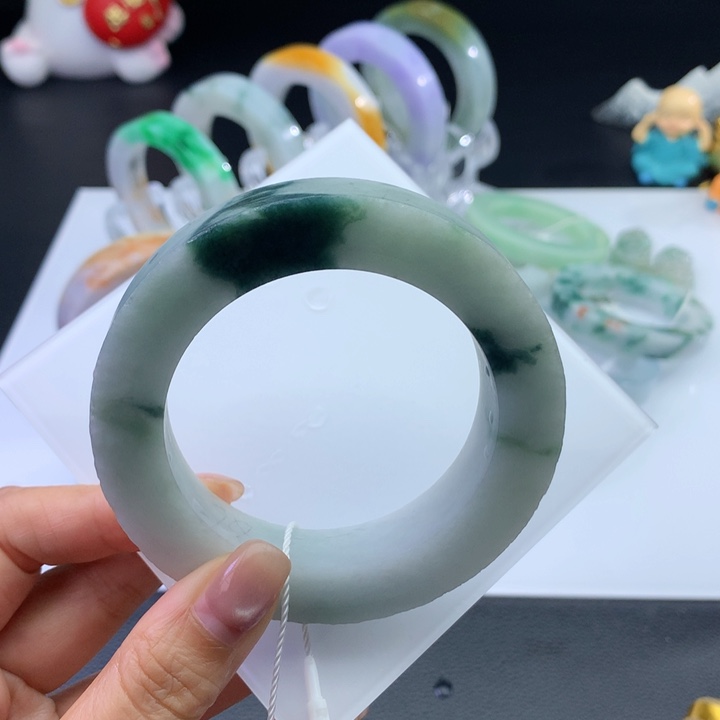 未镶嵌手镯定制翡翠