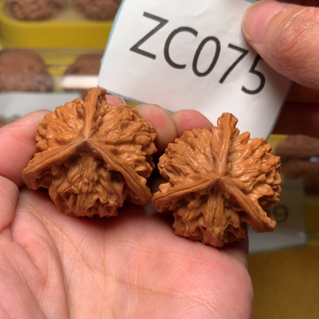 文玩核桃把件盘山肉球正本36