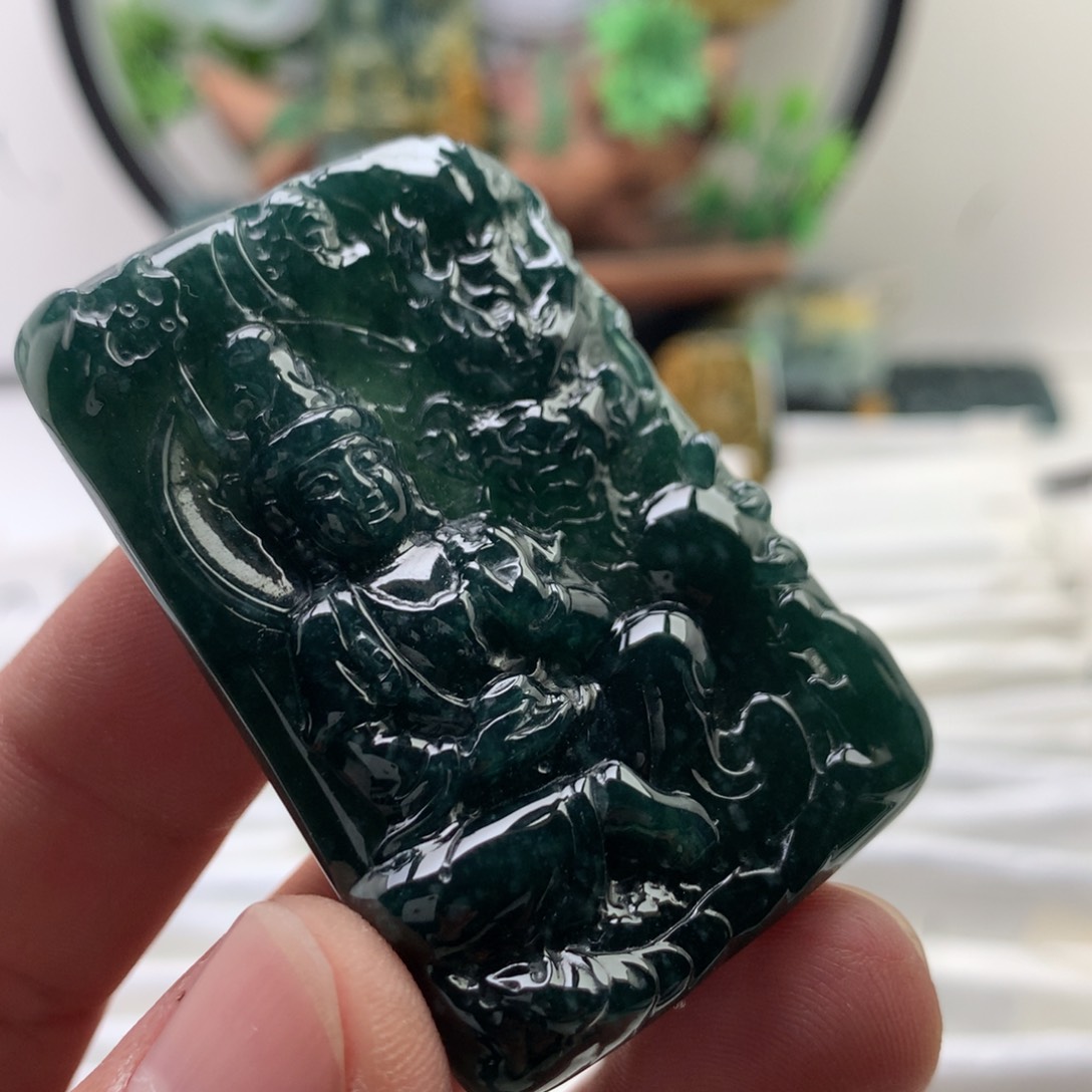 颈饰未镶嵌翡翠观音