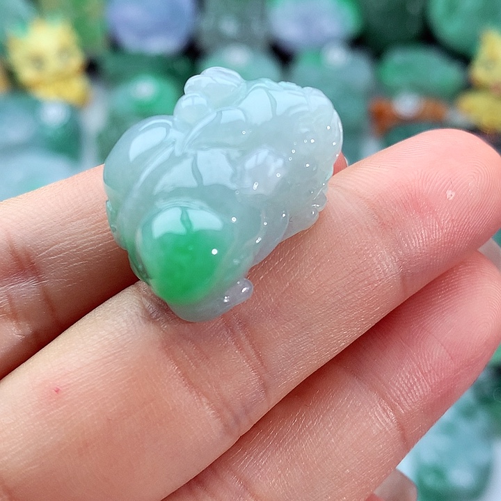 翡翠颈饰未镶嵌翡翠