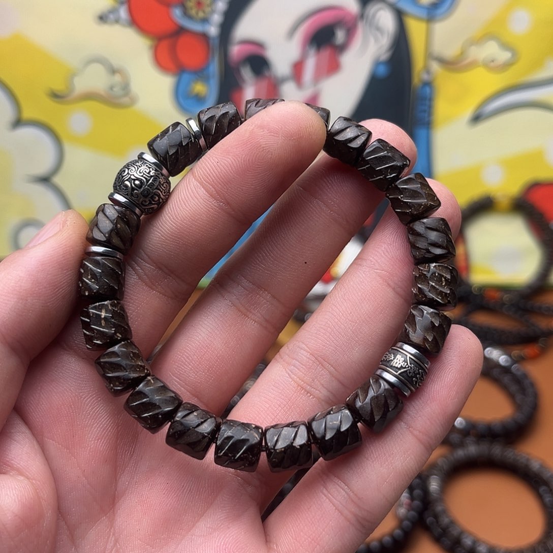 忝***箜椰蒂手串9✖️9龙鳞貔貅上上签