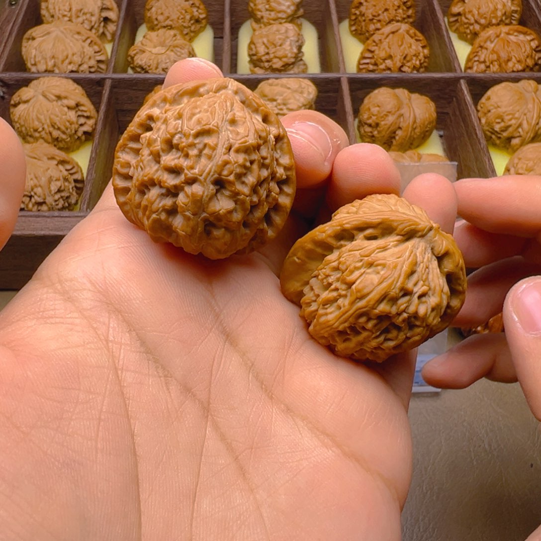 文玩核桃把件三角白