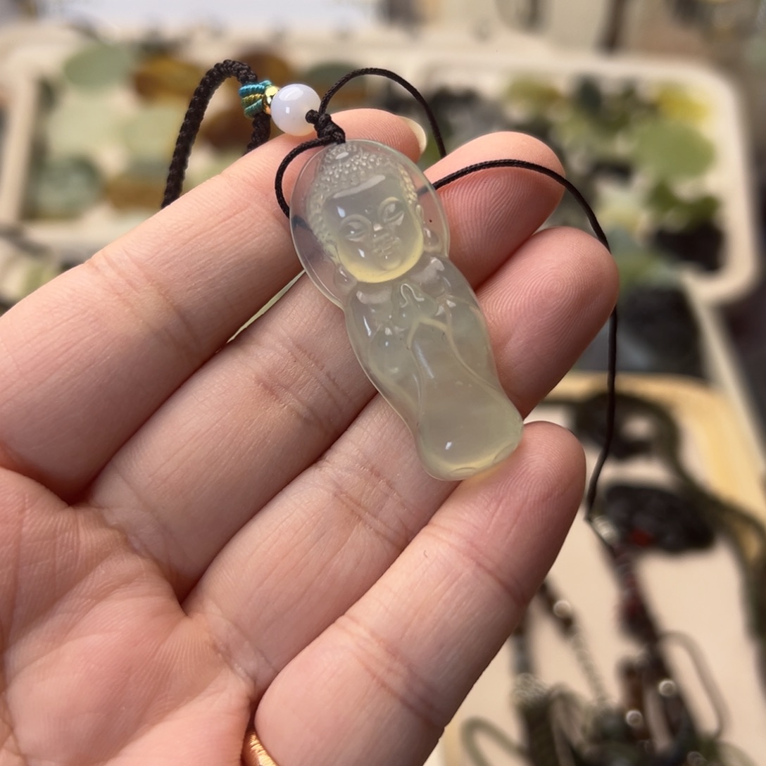 蛇纹石玉颈饰合金
