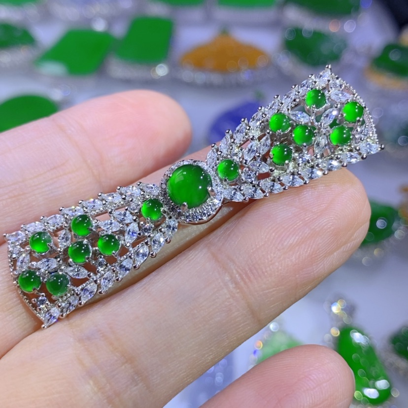 【闪购商品】翡翠挂件银S925镶嵌天然翡翠