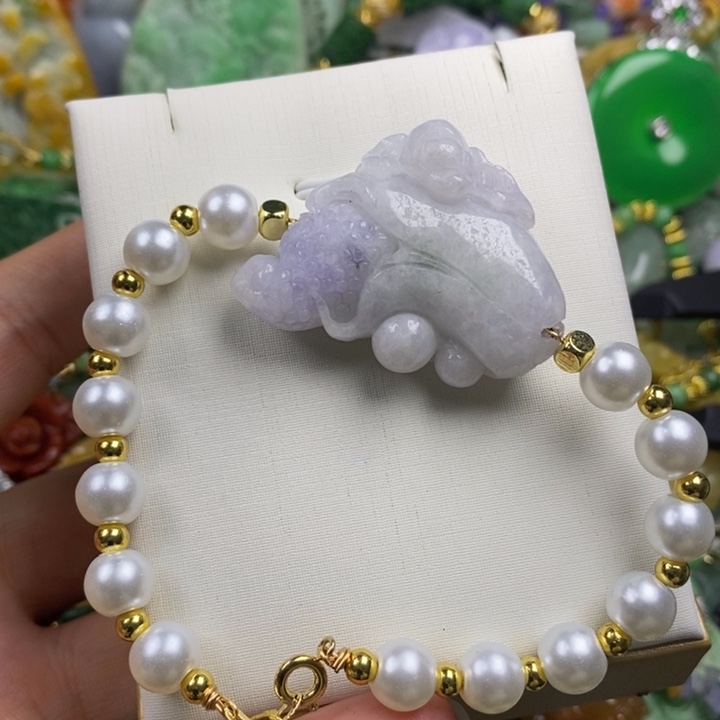 翡翠未镶嵌吊坠(赠链)