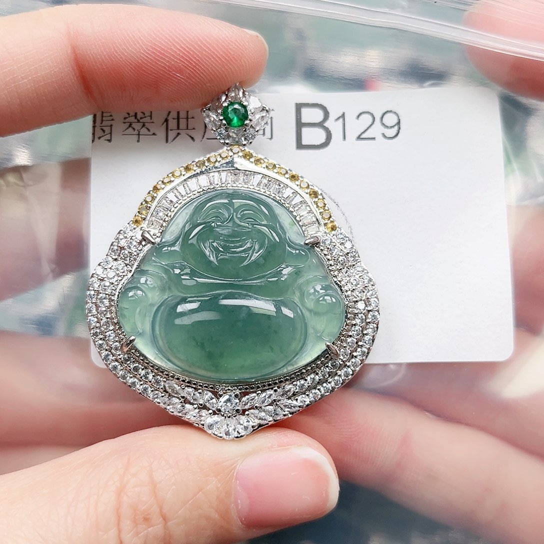 翡翠颈饰未镶嵌翡翠129