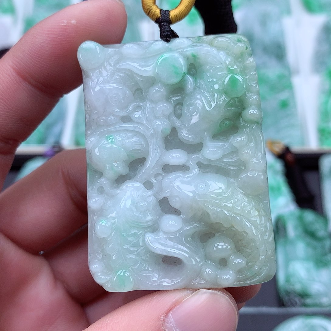 翡翠颈饰未镶嵌翡翠吊坠