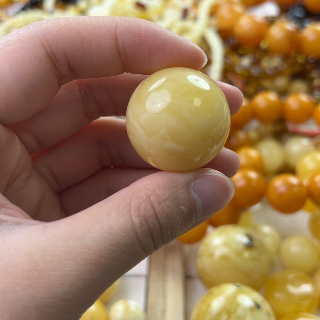 琥珀珠宝奇石未镶嵌