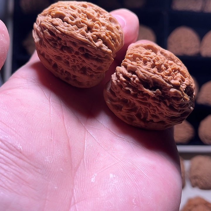 宇***哥吊坠文玩核桃南疆