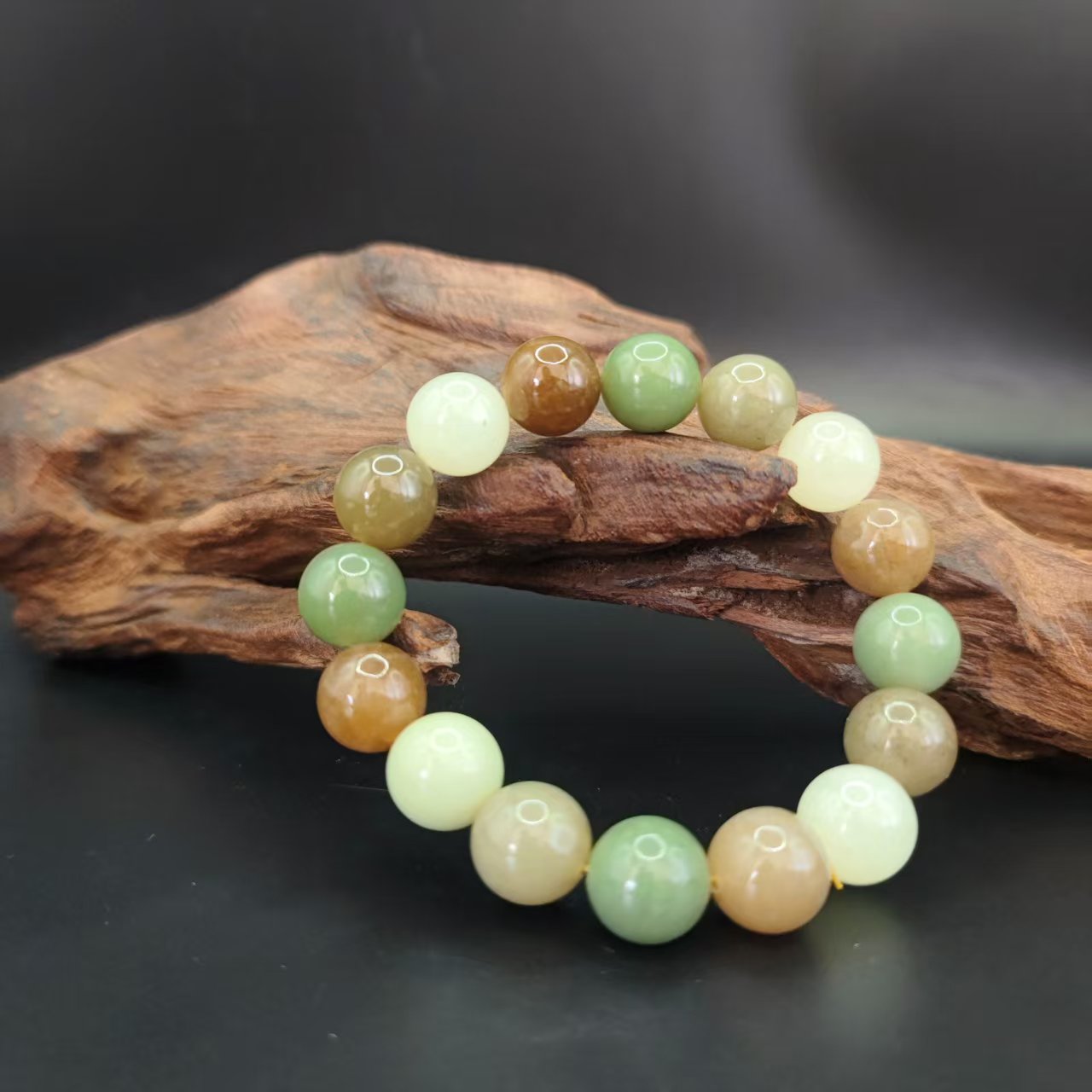 Q和田玉多宝圆珠手串（卡12）0663