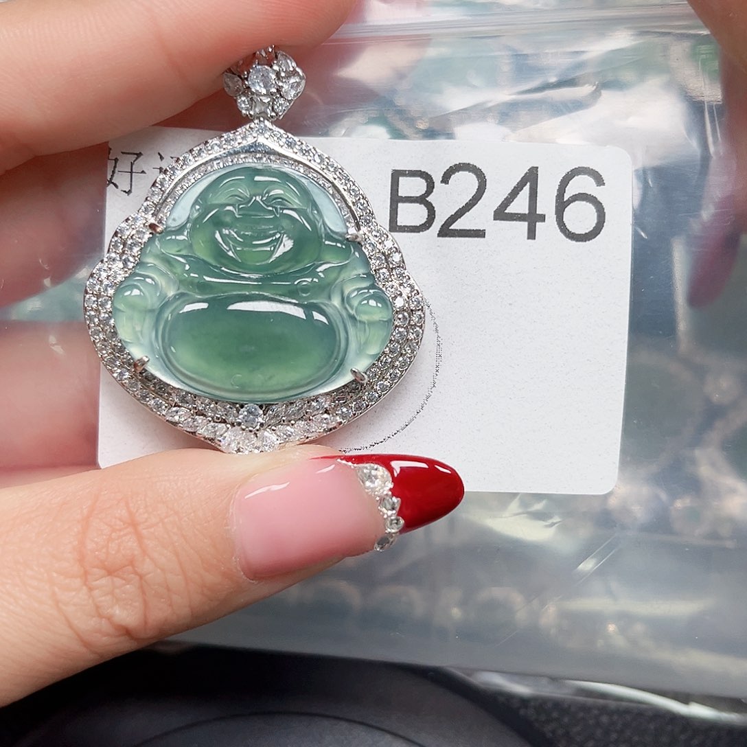 翡翠颈饰未镶嵌翡翠246