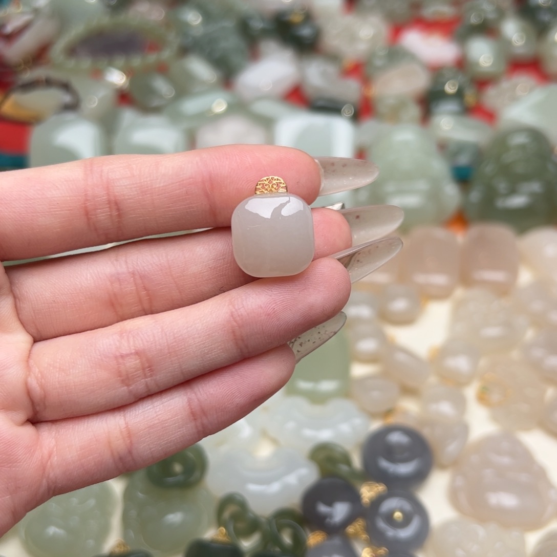 和田玉耳坠未镶嵌薄*糖