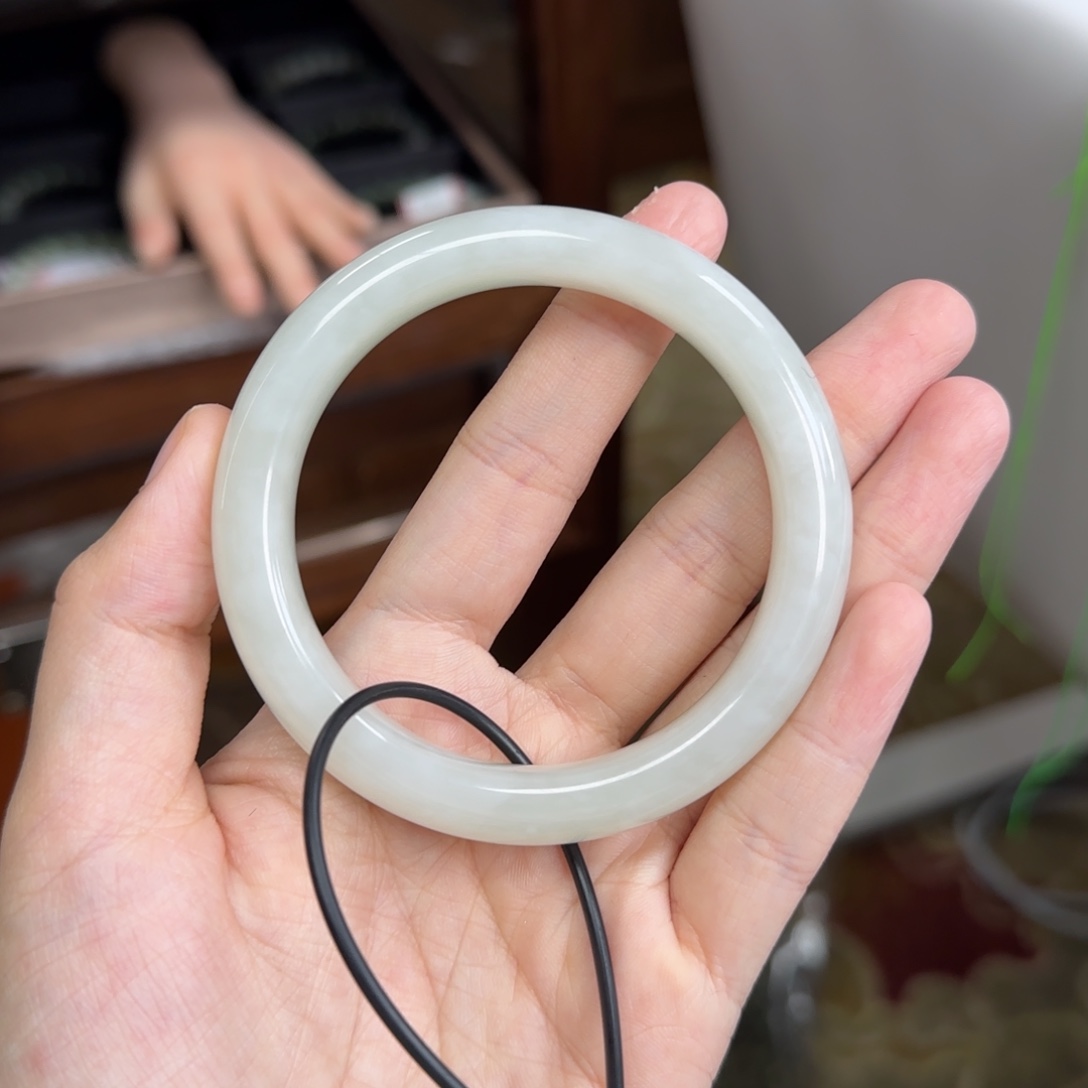 和田玉未镶嵌手镯57