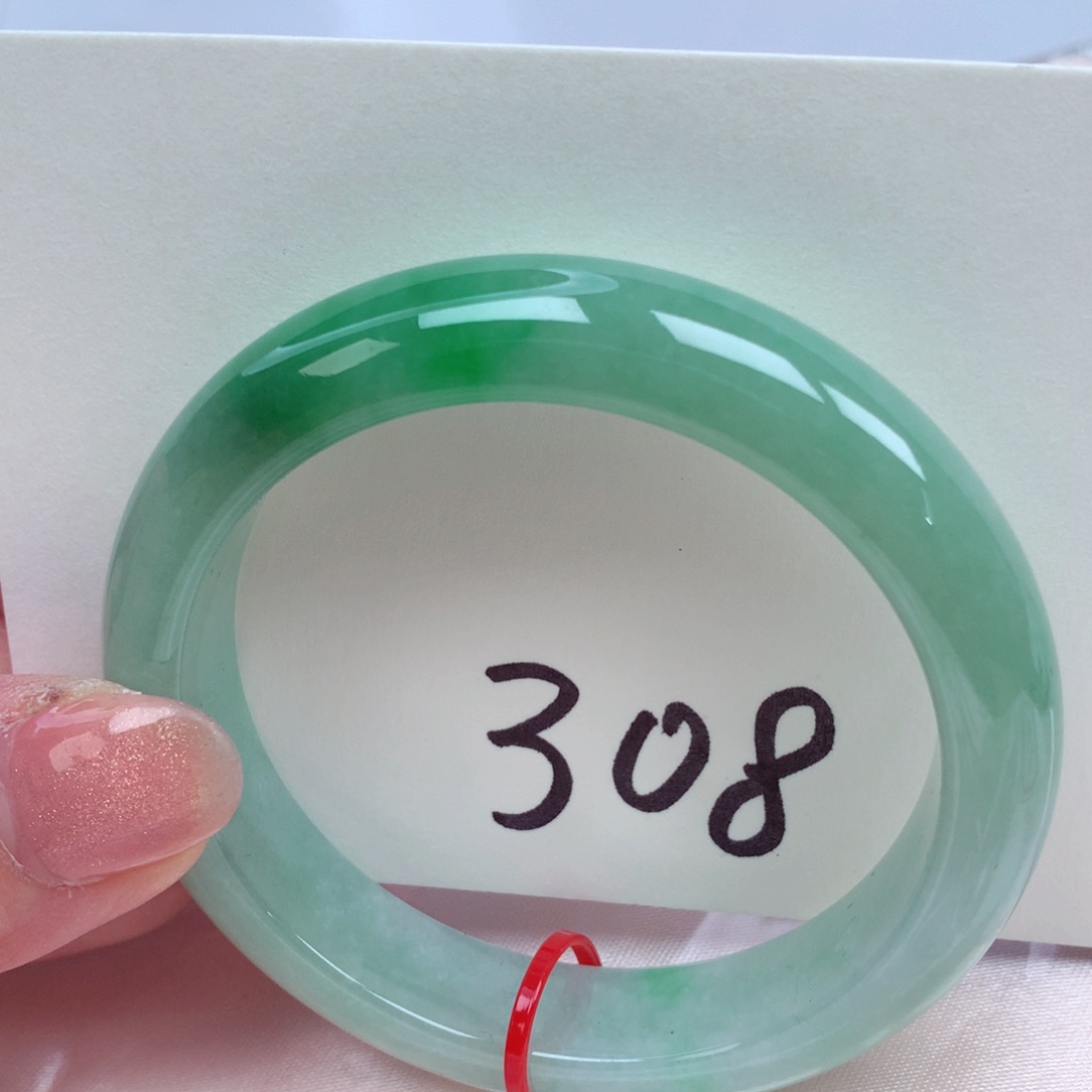 翡翠手镯未镶嵌翡翠