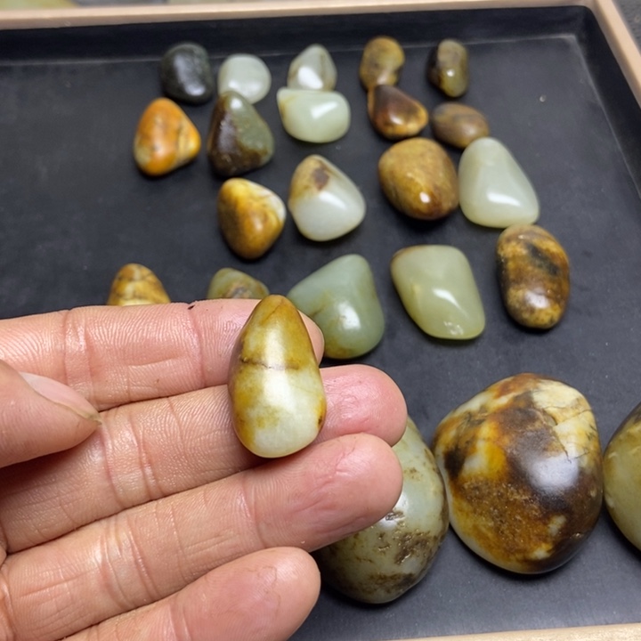 诗***方和田玉（糖玉）未镶嵌珠宝奇石