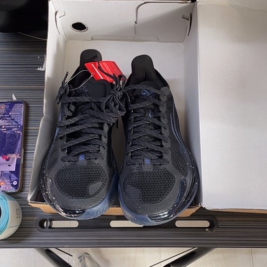 15号李宁篮球鞋40.250底微脏