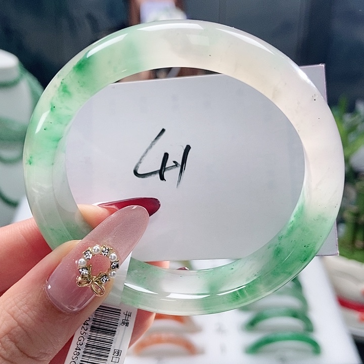 石英质玉手镯未镶嵌天然A货非洲翠手镯