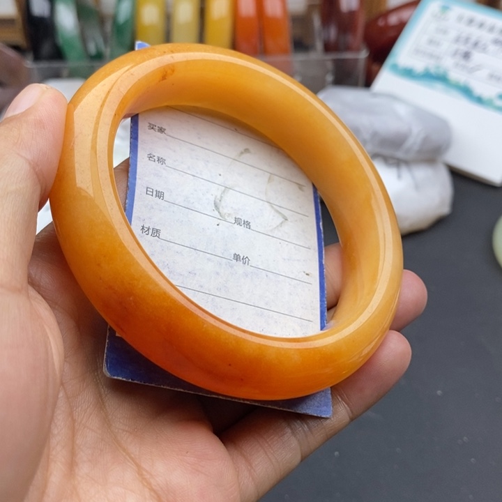 未镶嵌手镯石英质玉