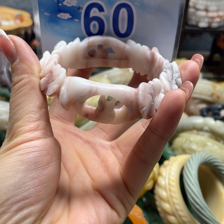 石英岩玉未镶嵌手镯