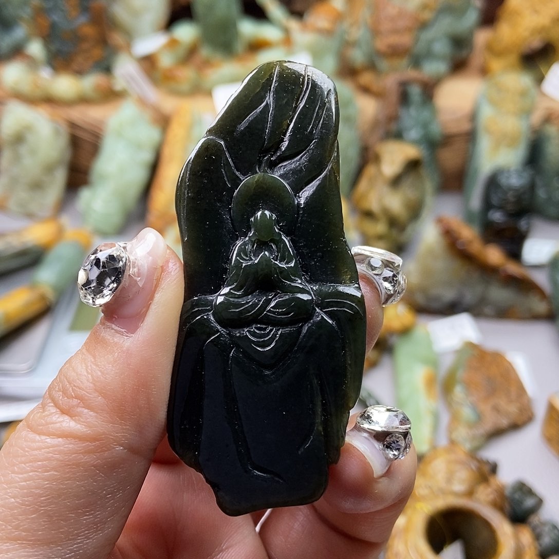 岫岩河磨玉（透闪石质玉）挂坠未镶嵌