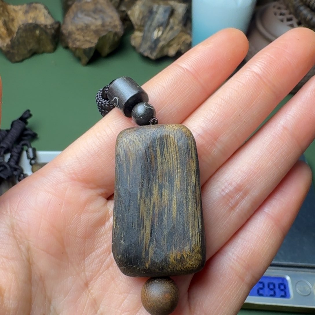 沉香手把件海南老白棋定制牌块料5.8克