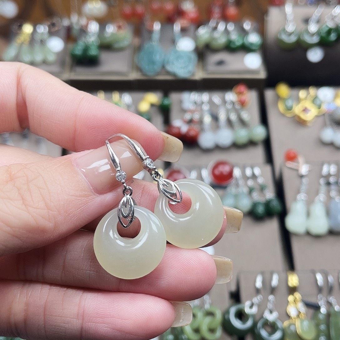 和田玉银S925镶嵌耳饰