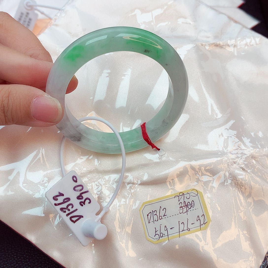 翡翠手镯未镶嵌天然缅甸翡翠A货