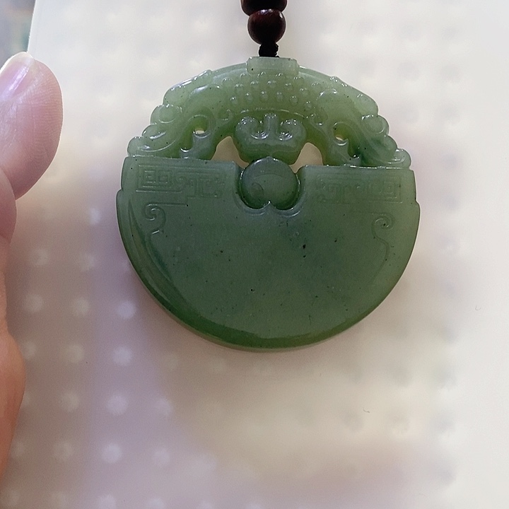 密玉（石英质玉）颈饰未镶嵌