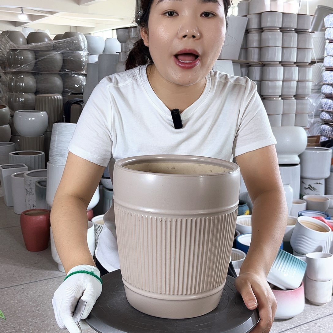 陶瓷口径20-23。棕色。。