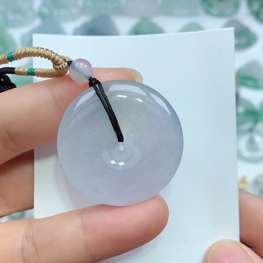 翡翠颈饰未镶嵌平安扣