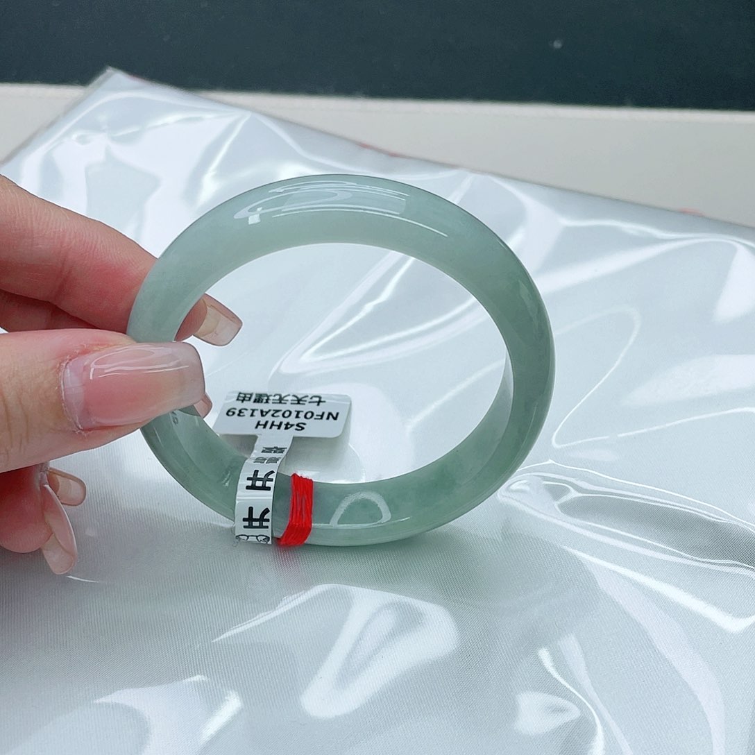 翡翠手镯未镶嵌正54