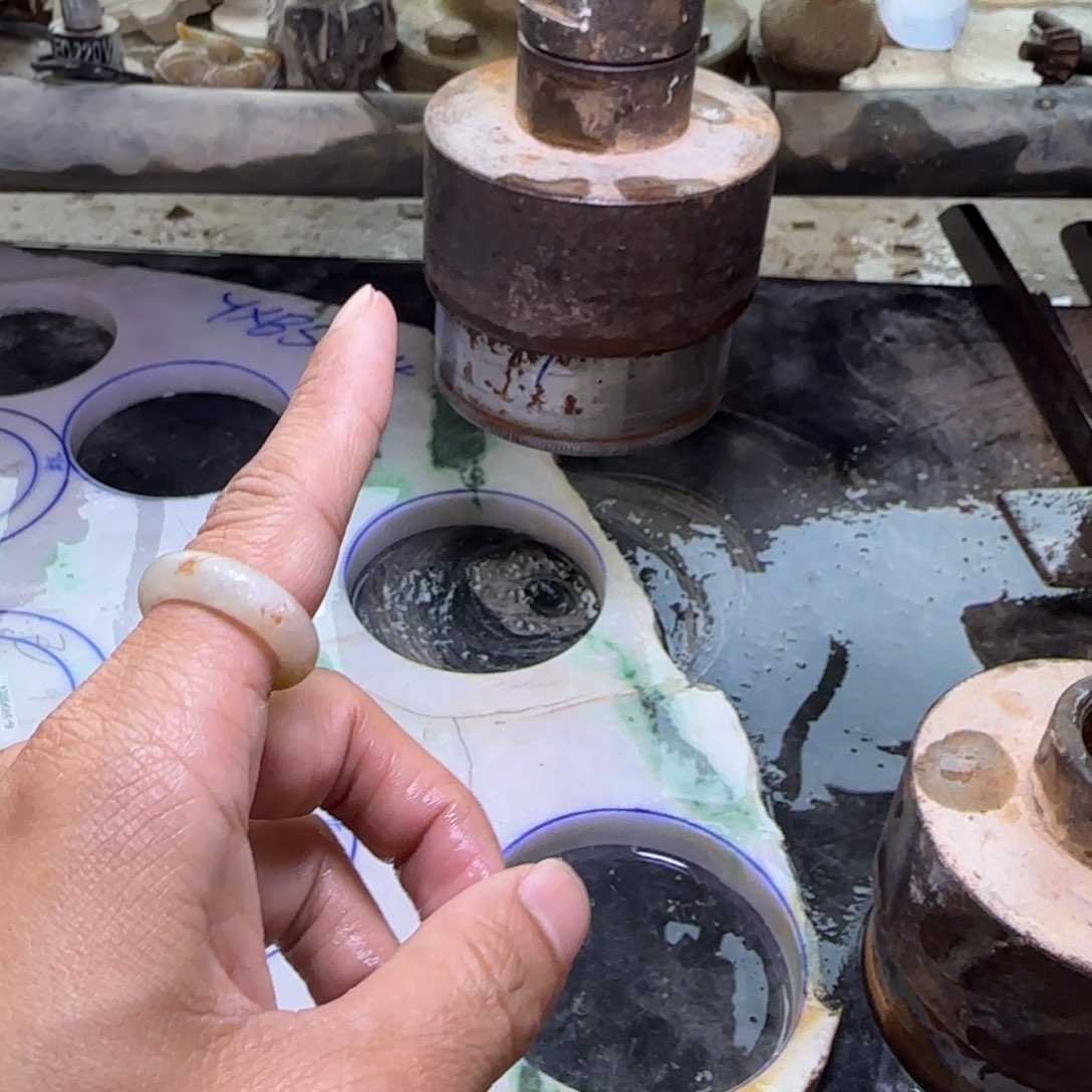 定制翡翠翡翠未镶嵌沿**云