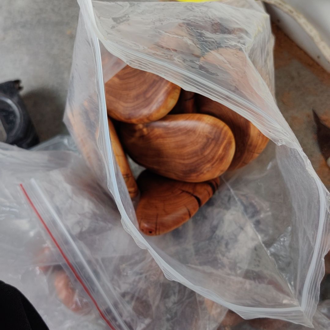 太行崖柏手工艺品一个