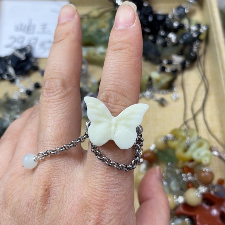 蛇纹石玉合金颈饰