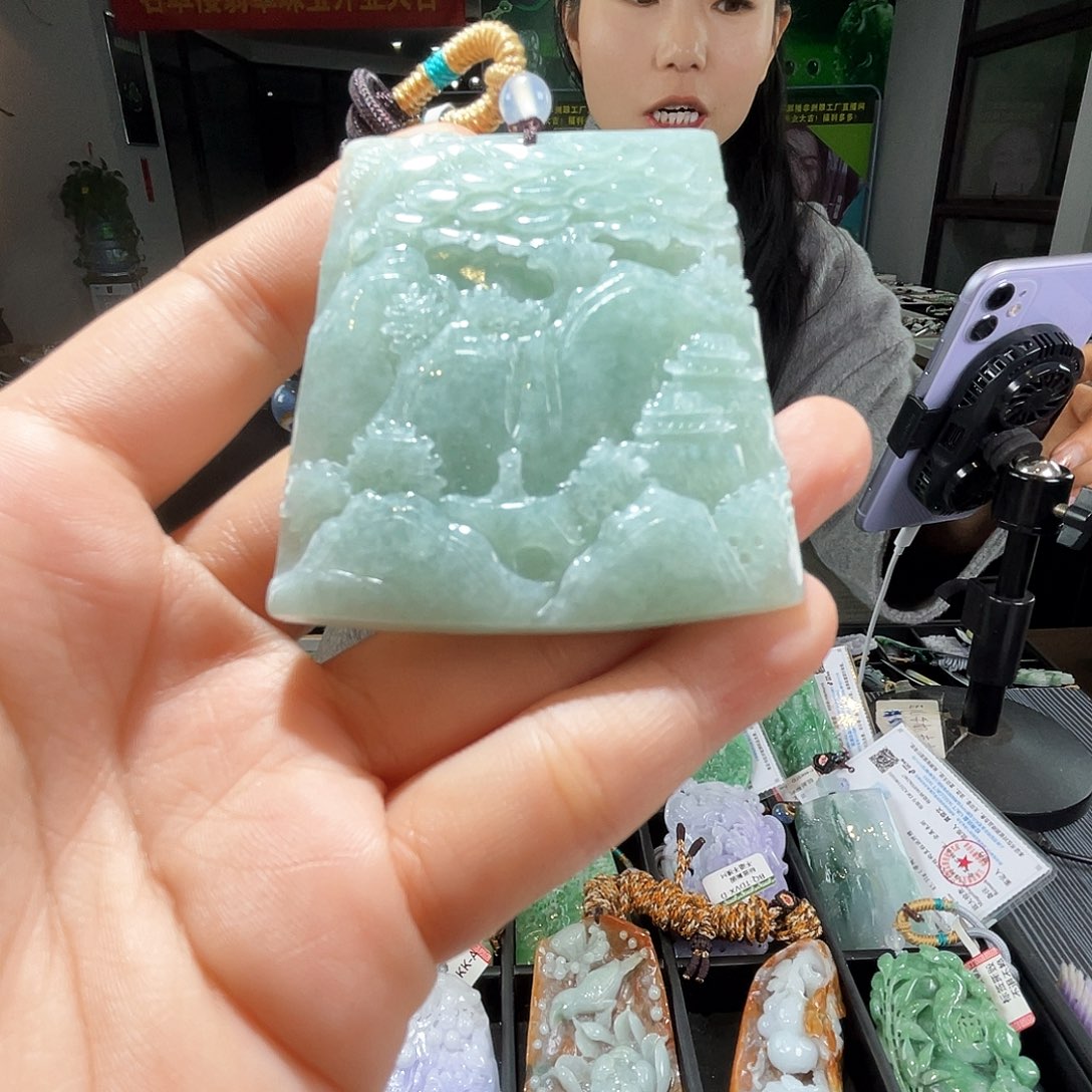 颈饰未镶嵌翡翠一