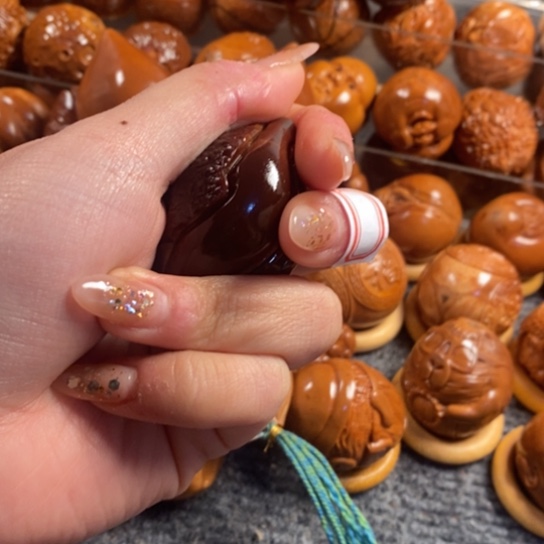 橄榄核吊坠玉华蝴蝶