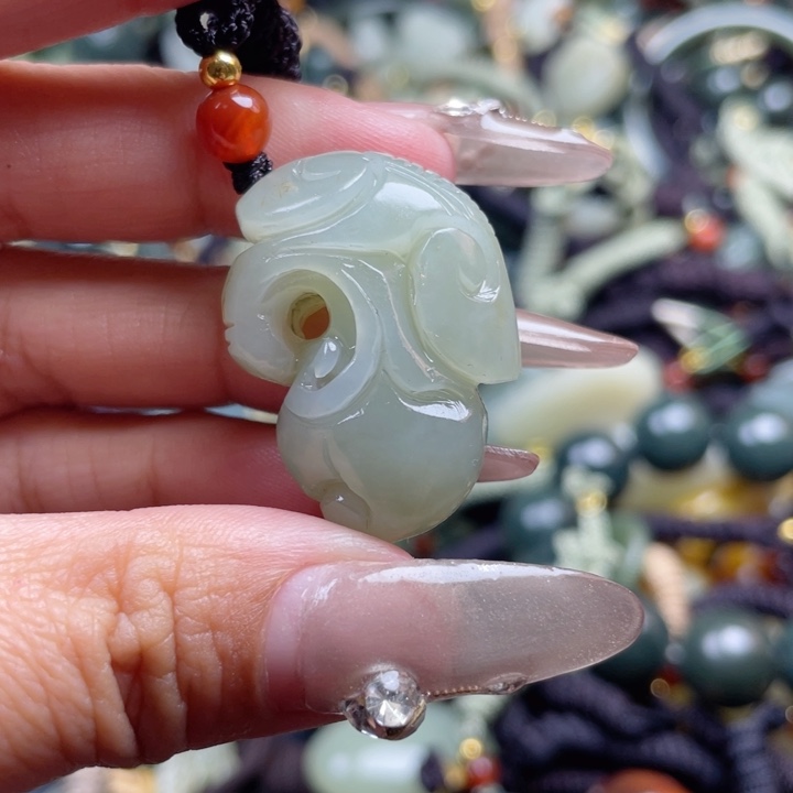 和田玉颈饰未镶嵌