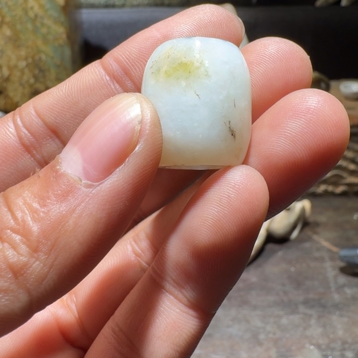 和田玉（糖玉）颈饰未镶嵌李